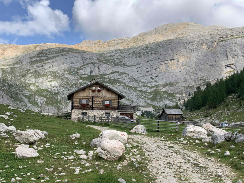 refuge dans le Val di Fienes